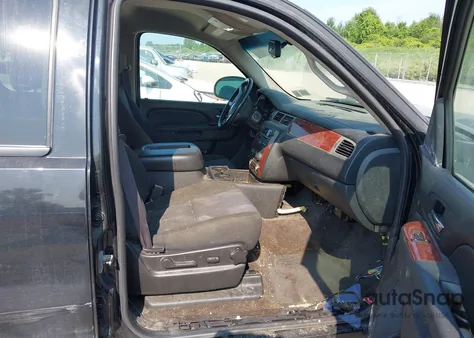 2011 Chevrolet Suburban 1500 Ls z USA, uszkodzony, nr VIN 1GNSKHE33BR268213